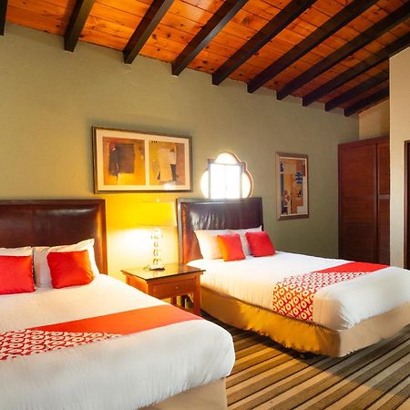 Oyo Hotel Hacienda Don Luis, Розаріто Екстер'єр фото A typical hotel room