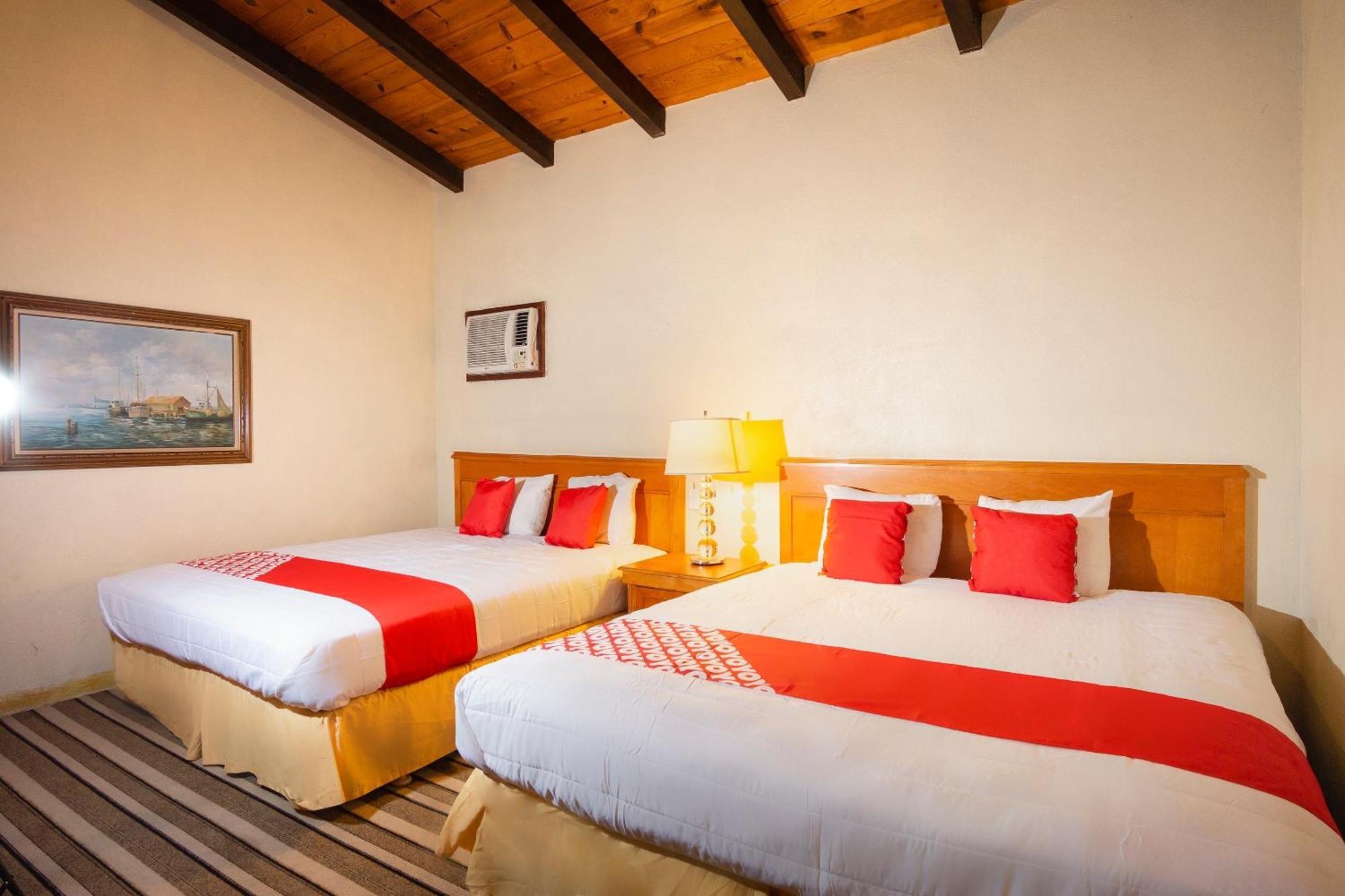Oyo Hotel Hacienda Don Luis, Розаріто Екстер'єр фото A typical OYO hotel room