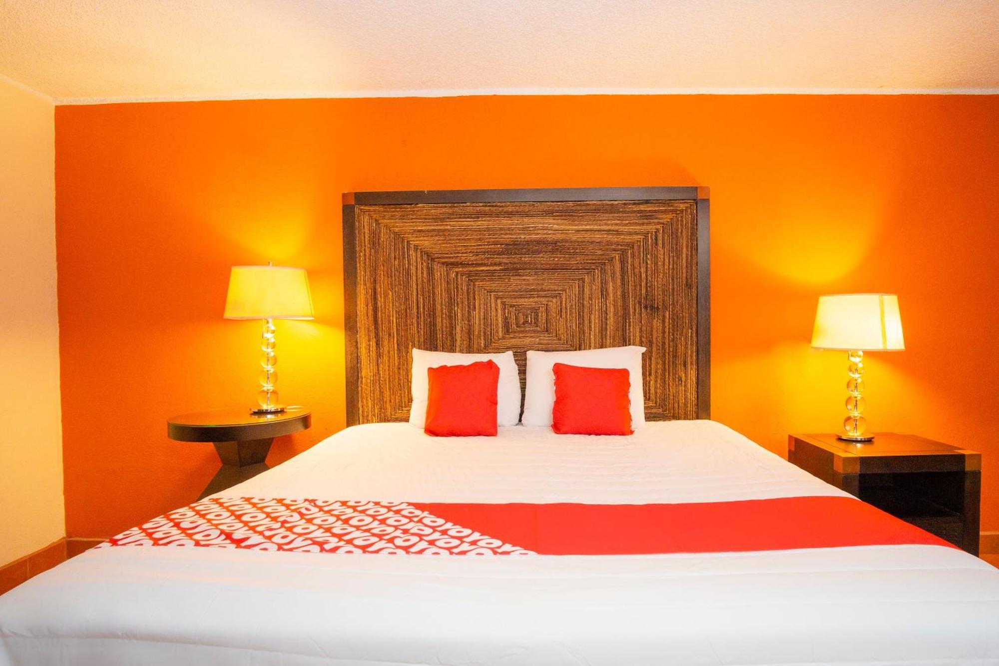 Oyo Hotel Hacienda Don Luis, Розаріто Екстер'єр фото A typical OYO hotel room